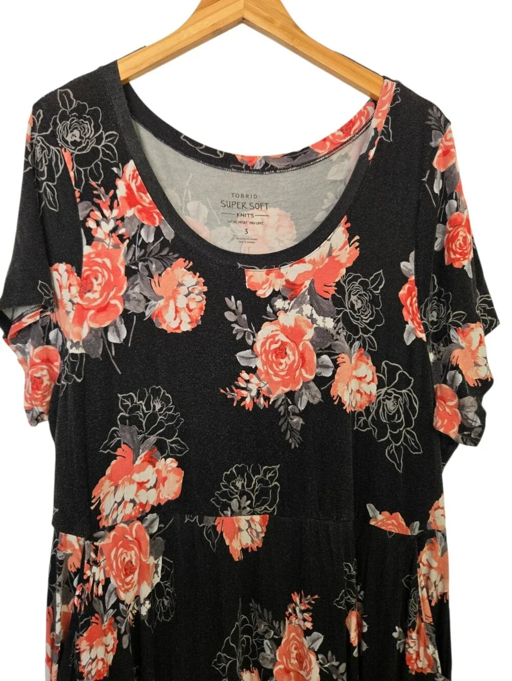 🌸 Torrid Super Soft Floral Maxi Dress | Plus Size 3 (22/24) | Black Rose Print - Picture 4 of 6